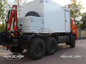 Автомастерская КАМАЗ-43118 с бортом и краном-манипулятором Fassi M30